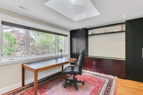 Photo 36 at 14 Dunedin Drive, Kingsway South, Toronto