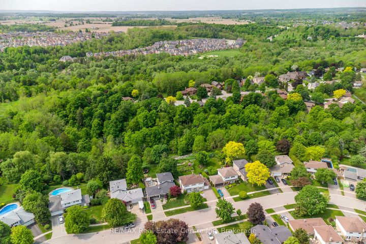 Photo 4 at 29 stockman Crescent, Georgetown, Halton Hills