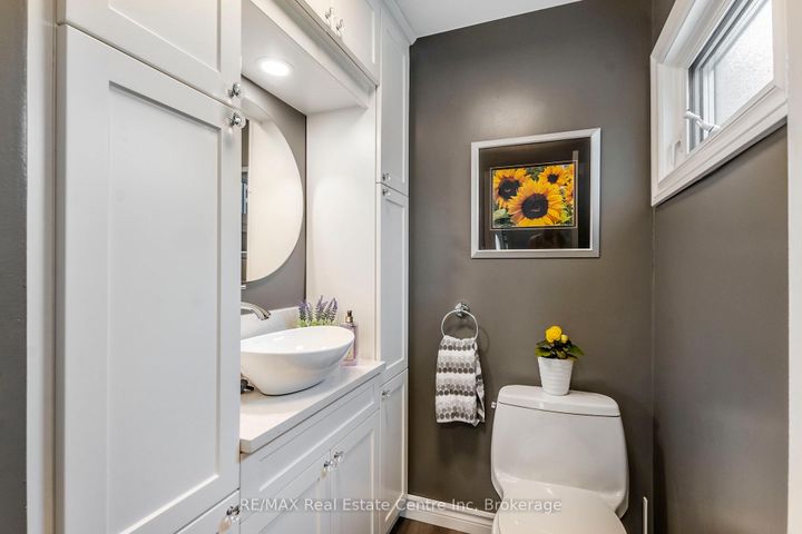 Photo 20 at 29 stockman Crescent, Georgetown, Halton Hills