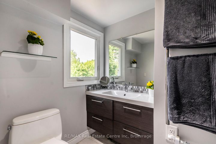 Photo 28 at 29 stockman Crescent, Georgetown, Halton Hills