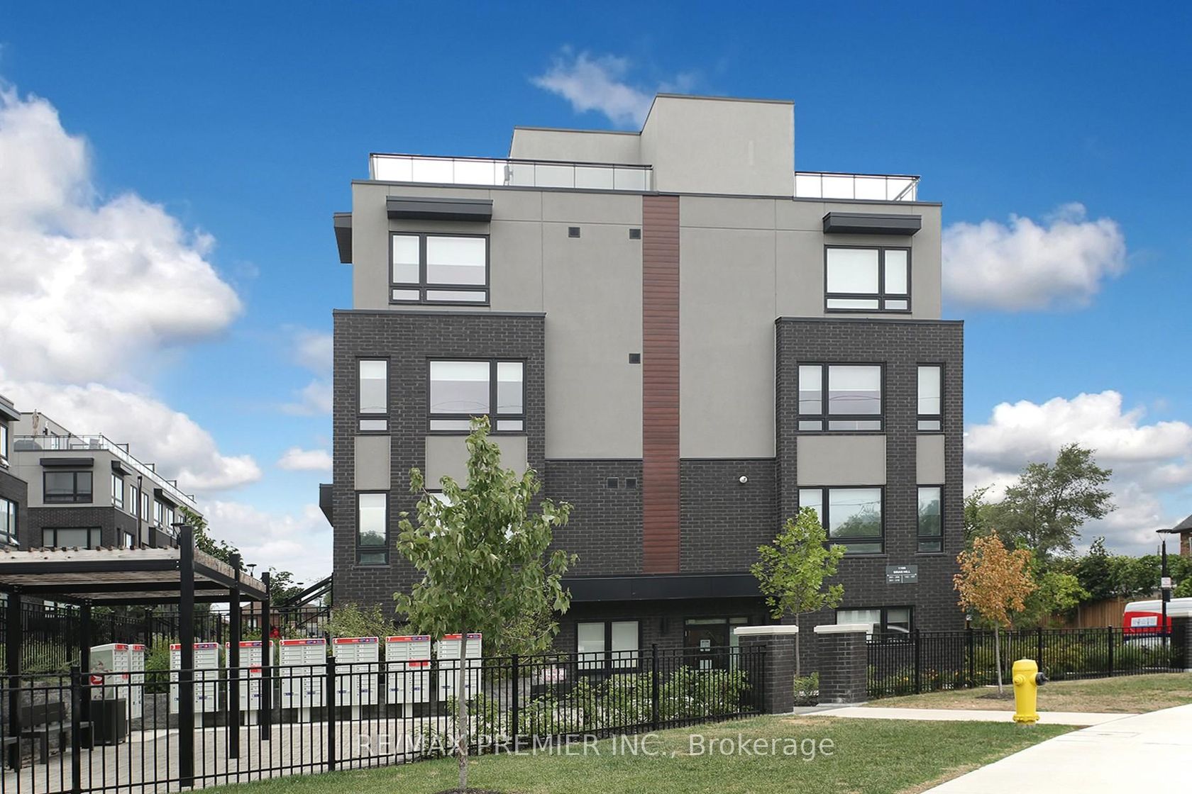312 - 1100 Briar Hill Avenue, Belgravia, Toronto 