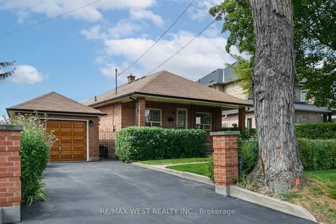 Photo 1 at 50 Larchmere Avenue, Humber Summit, Toronto