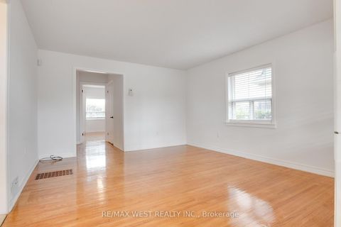 Photo 3 at 50 Larchmere Avenue, Humber Summit, Toronto