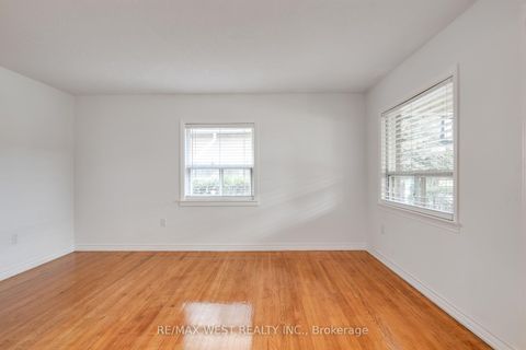 Photo 5 at 50 Larchmere Avenue, Humber Summit, Toronto