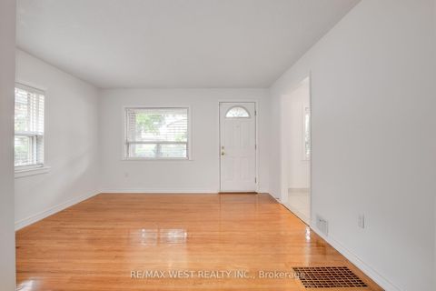 Photo 6 at 50 Larchmere Avenue, Humber Summit, Toronto