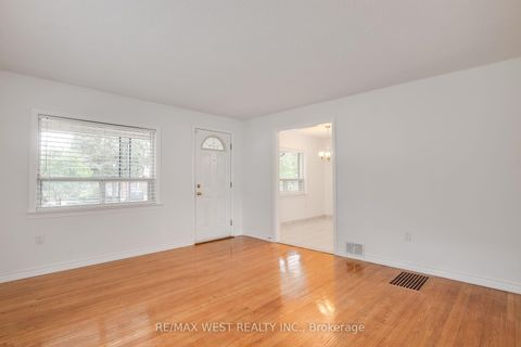 Photo 7 at 50 Larchmere Avenue, Humber Summit, Toronto