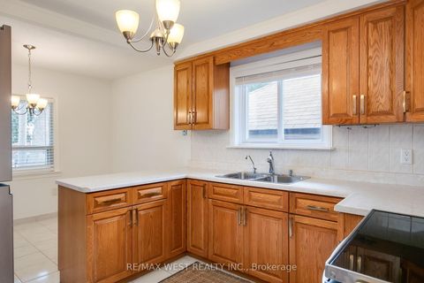 Photo 11 at 50 Larchmere Avenue, Humber Summit, Toronto