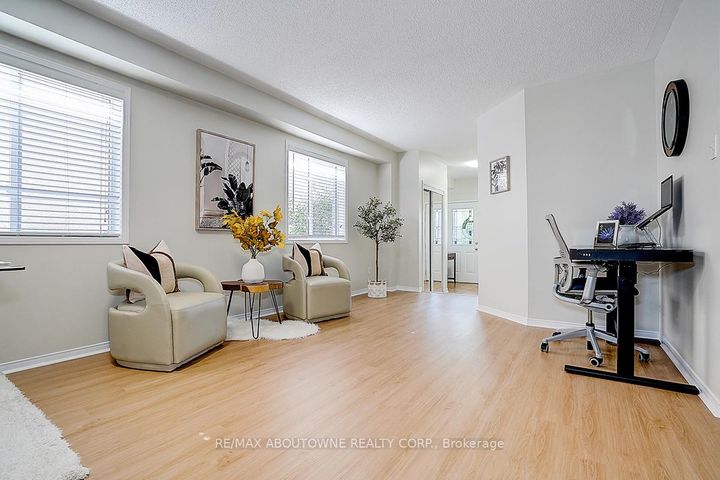 Photo 5 at 5575 Margarita Crescent, Churchill Meadows, Mississauga