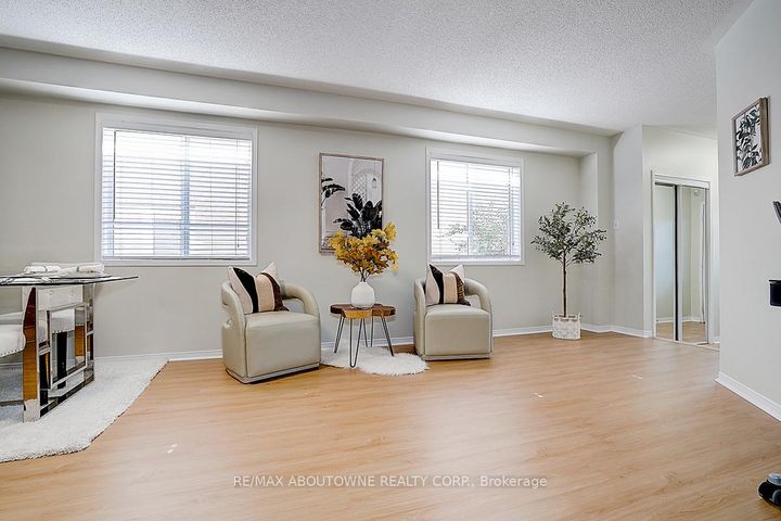 Photo 6 at 5575 Margarita Crescent, Churchill Meadows, Mississauga