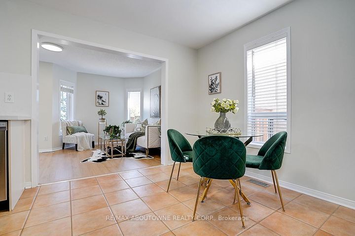 Photo 11 at 5575 Margarita Crescent, Churchill Meadows, Mississauga
