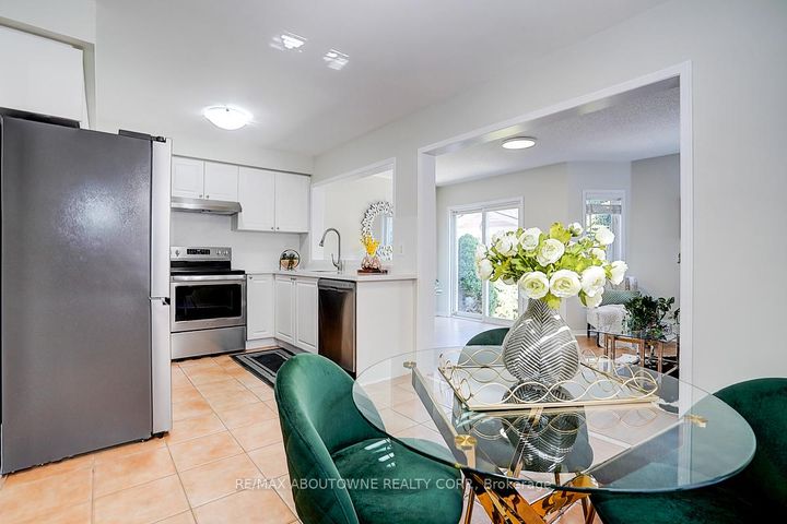 Photo 15 at 5575 Margarita Crescent, Churchill Meadows, Mississauga
