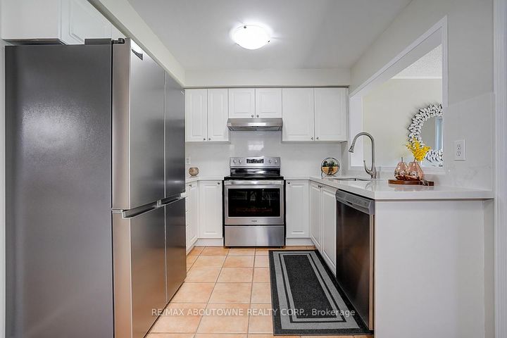 Photo 16 at 5575 Margarita Crescent, Churchill Meadows, Mississauga