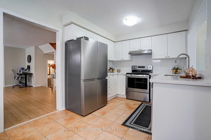Photo 17 at 5575 Margarita Crescent, Churchill Meadows, Mississauga