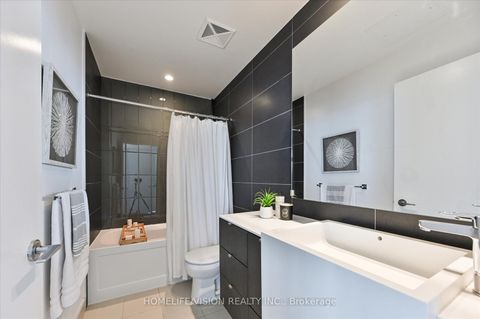 Photo 22 at 4806 - 21 Iceboat Terrace, Waterfront Communities C1, Toronto
