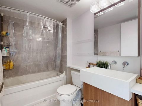 Photo 24 at 1706 - 11 Brunel Court, Waterfront Communities C1, Toronto