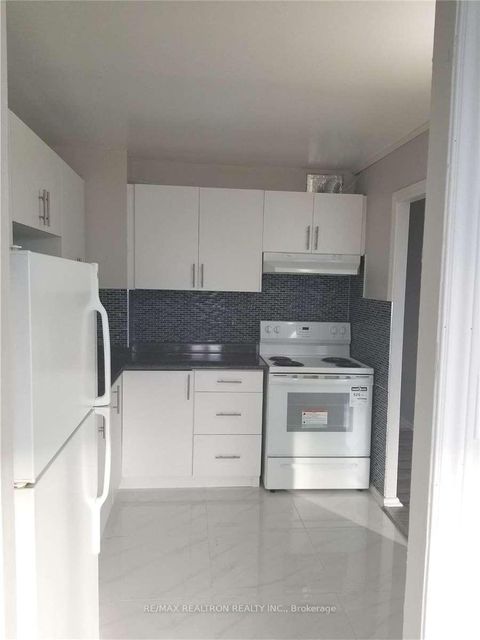 Photo 4 at 1607 - 715 Don Mills Road, Flemingdon Park, Toronto