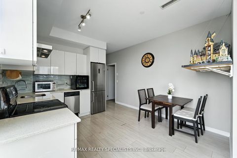 Photo 4 at 401 - 51 East Liberty Street, Niagara, Toronto