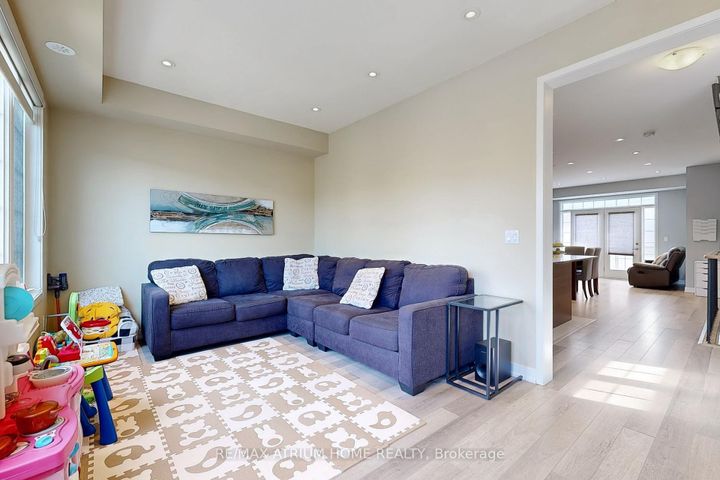 Photo 4 at 39 Torah Gate, Patterson, Vaughan