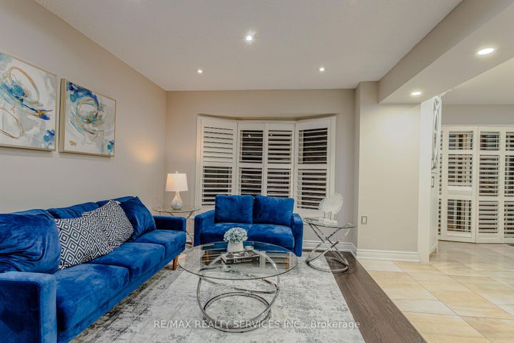 Photo 16 at 32 Heddon Court, Heart Lake East, Brampton