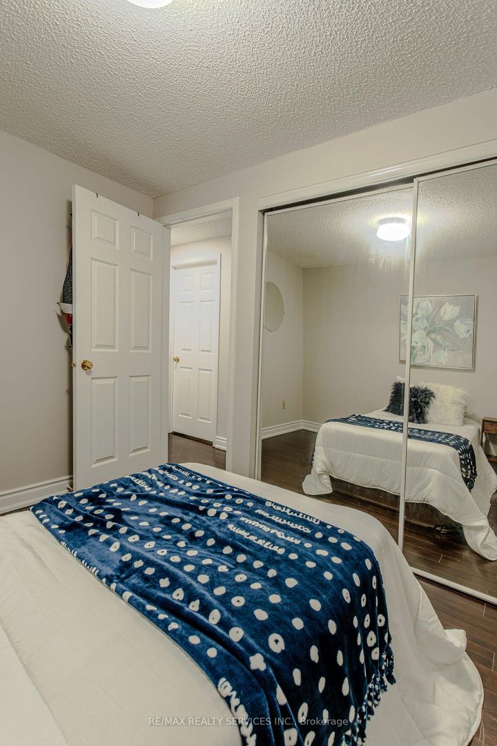 Photo 29 at 32 Heddon Court, Heart Lake East, Brampton