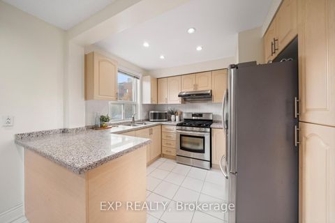 Photo 4 at 55 Winston Park Boulevard, CFB, Toronto
