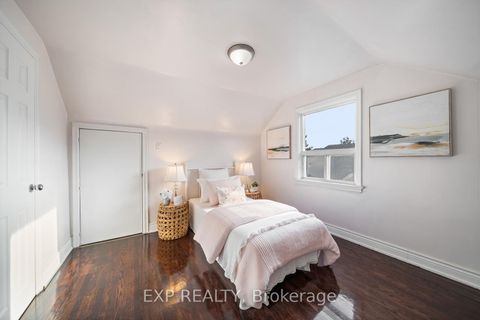 Photo 13 at 55 Winston Park Boulevard, CFB, Toronto
