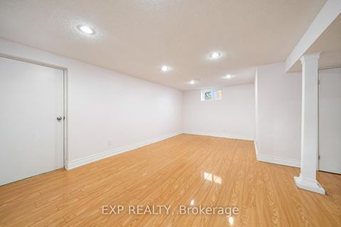 Photo 18 at 55 Winston Park Boulevard, CFB, Toronto