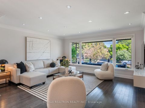 Photo 5 at 10 Terrydale Drive, Bathurst Manor, Toronto