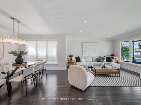 Photo 11 at 10 Terrydale Drive, Bathurst Manor, Toronto