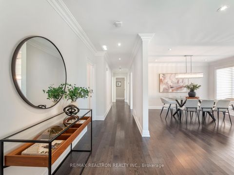Photo 13 at 10 Terrydale Drive, Bathurst Manor, Toronto