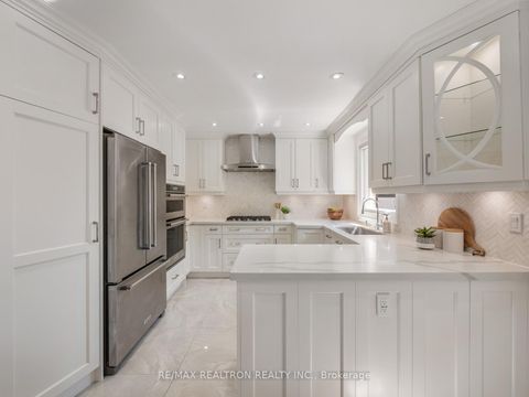 Photo 15 at 10 Terrydale Drive, Bathurst Manor, Toronto
