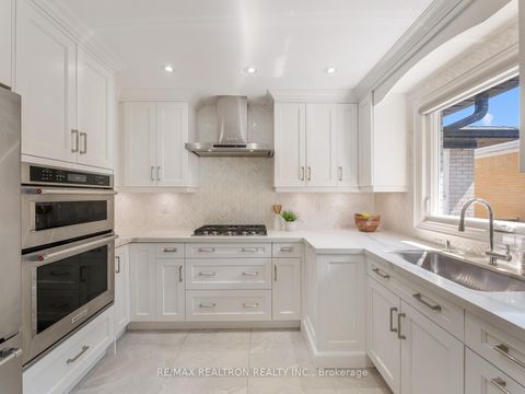 Photo 16 at 10 Terrydale Drive, Bathurst Manor, Toronto
