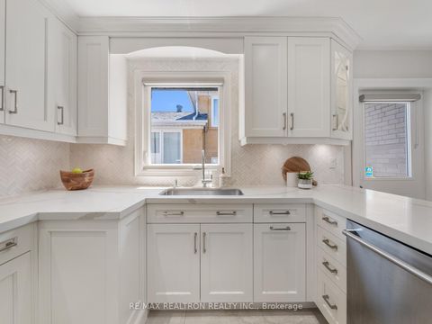 Photo 18 at 10 Terrydale Drive, Bathurst Manor, Toronto