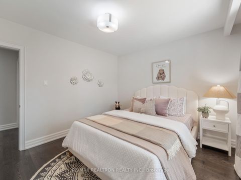 Photo 26 at 10 Terrydale Drive, Bathurst Manor, Toronto