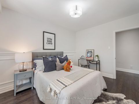 Photo 29 at 10 Terrydale Drive, Bathurst Manor, Toronto