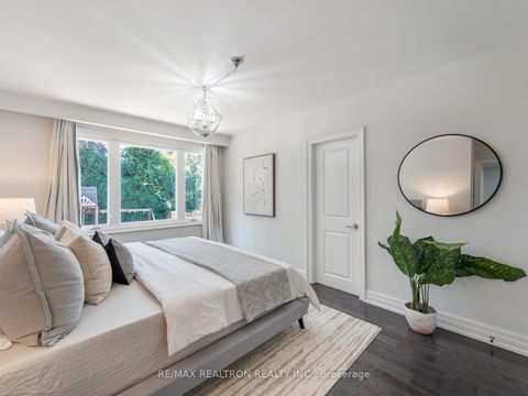 Photo 32 at 10 Terrydale Drive, Bathurst Manor, Toronto