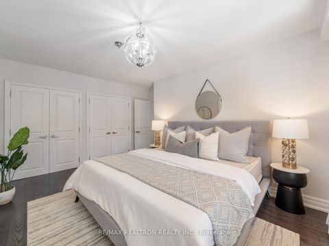 Photo 35 at 10 Terrydale Drive, Bathurst Manor, Toronto