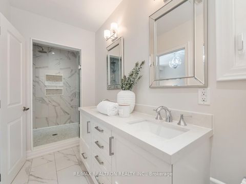 Photo 36 at 10 Terrydale Drive, Bathurst Manor, Toronto