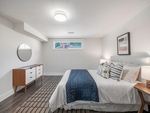 Photo 45 at 10 Terrydale Drive, Bathurst Manor, Toronto