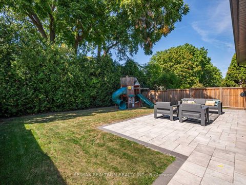 Photo 46 at 10 Terrydale Drive, Bathurst Manor, Toronto