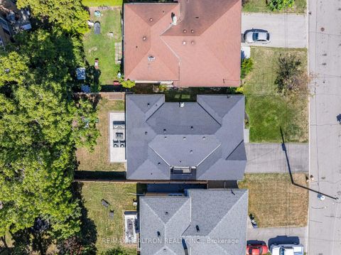 Photo 49 at 10 Terrydale Drive, Bathurst Manor, Toronto