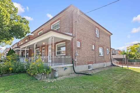 Photo 2 at 49 Bowie Avenue, Belgravia, Toronto