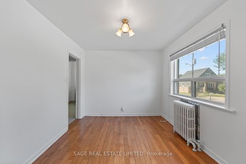Photo 10 at 49 Bowie Avenue, Belgravia, Toronto