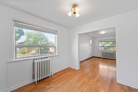 Photo 11 at 49 Bowie Avenue, Belgravia, Toronto