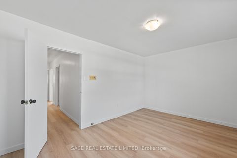 Photo 30 at 49 Bowie Avenue, Belgravia, Toronto