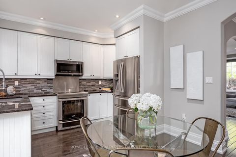 Photo 14 at 3174 Scotscraig Crescent, BC Bronte Creek, Oakville