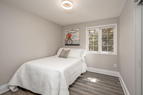 Photo 25 at 3174 Scotscraig Crescent, BC Bronte Creek, Oakville