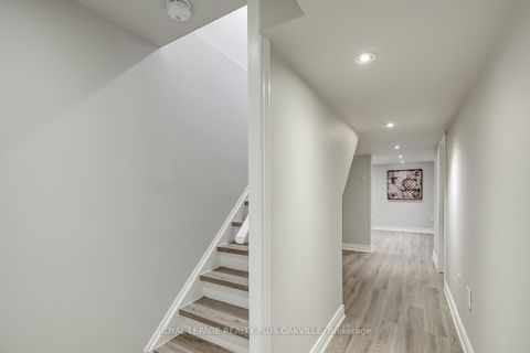 Photo 30 at 3174 Scotscraig Crescent, BC Bronte Creek, Oakville