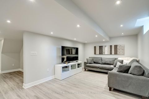 Photo 31 at 3174 Scotscraig Crescent, BC Bronte Creek, Oakville