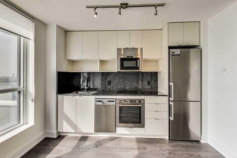 Photo 15 at 1008A - 7 Mabelle Avenue, City Centre West, Toronto